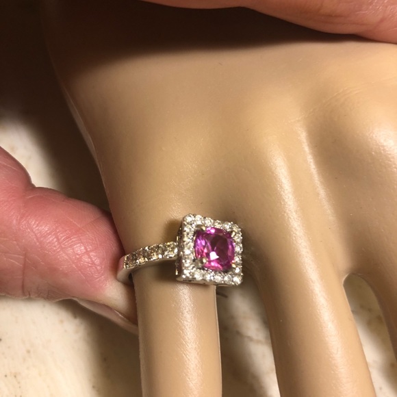 Natural pink sapphire & 14 white gold diamond rng - Picture 4 of 16